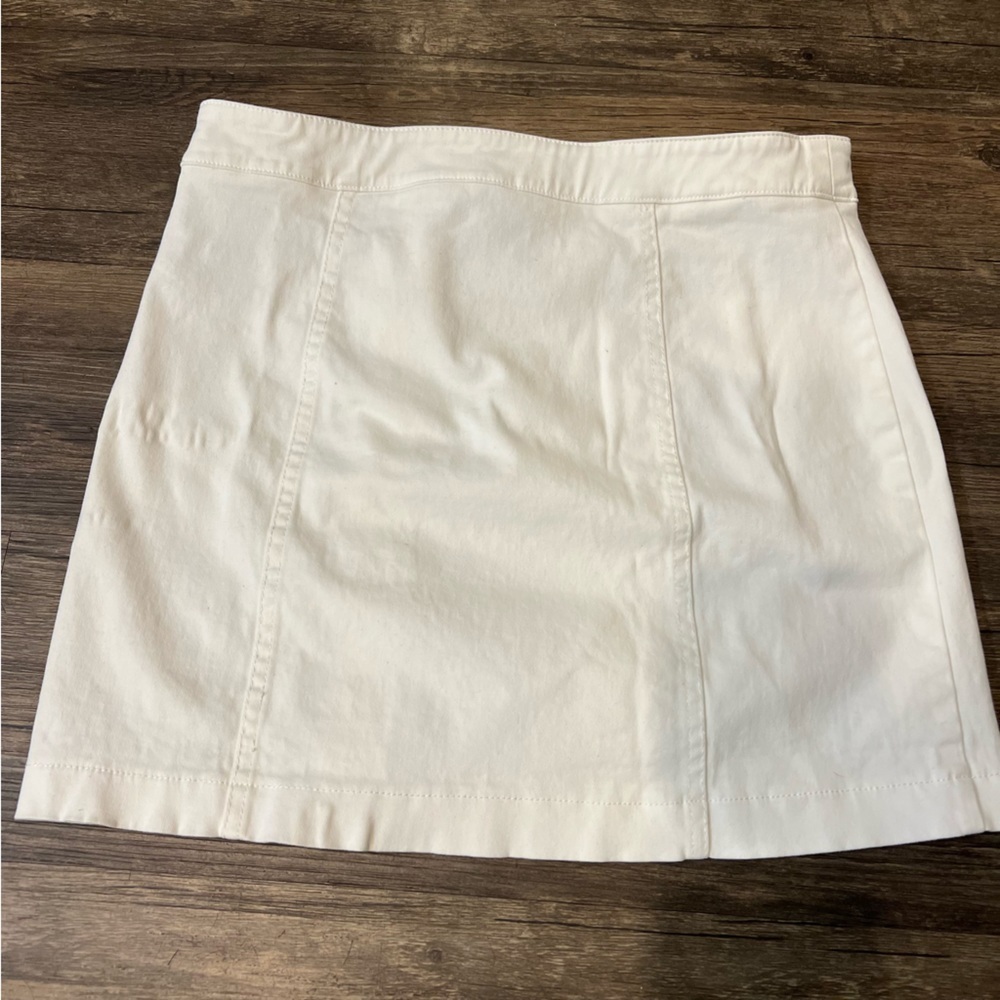 Forever 21 Women’s Soft Velvety Stretch Denim Button Up Front White Mini Skirt M - Picture 6 of 9